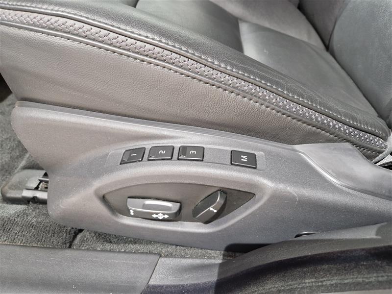 VOLVO XC70 2015