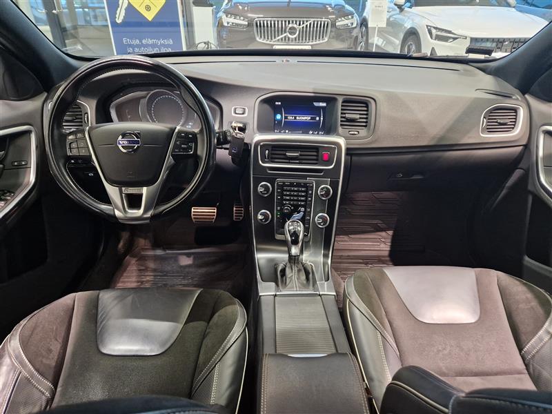VOLVO V60 2018