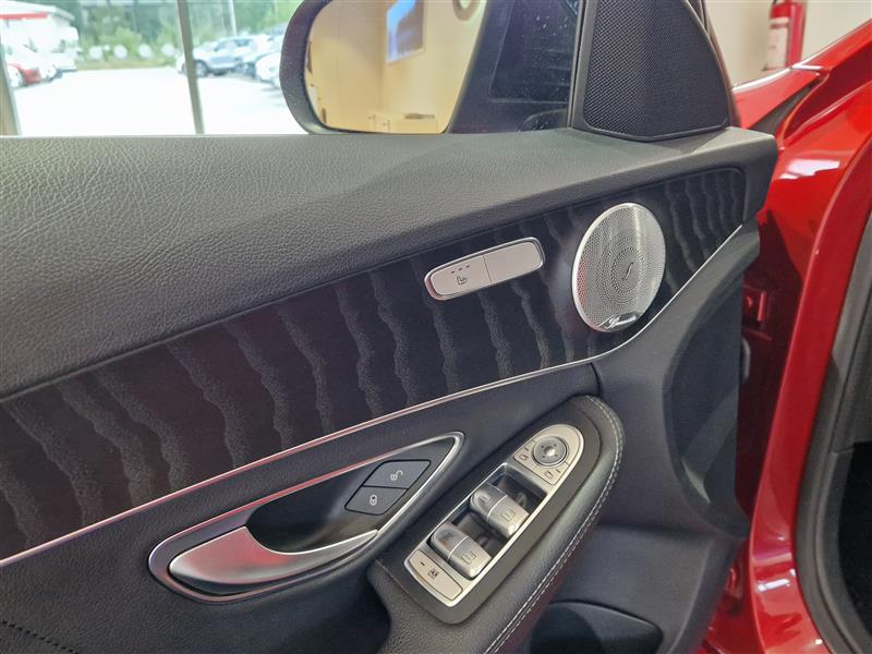 MERCEDES-BENZ C 2016