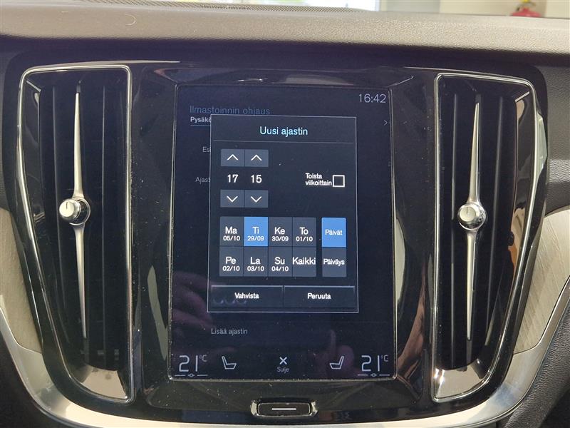 VOLVO V60 Cross Country 2021