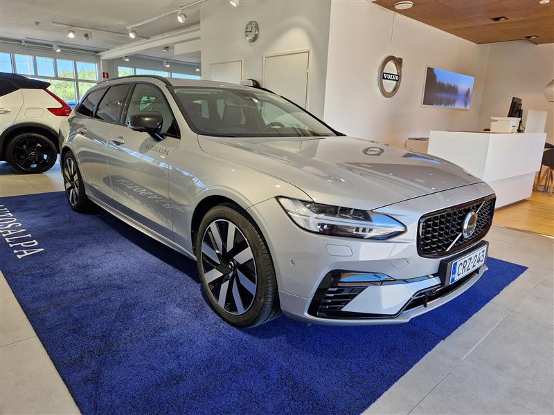 VOLVO V90 2025