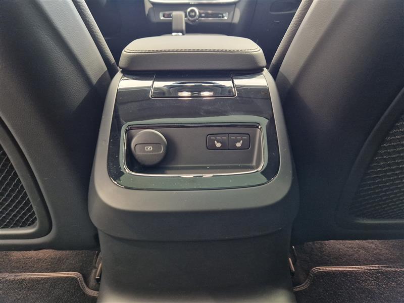 VOLVO V90 2025