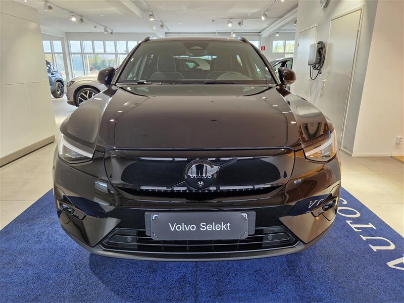 VOLVO EX40 2025