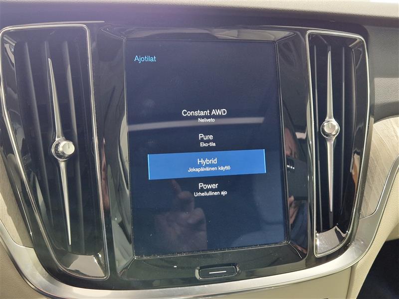 VOLVO V60 2020