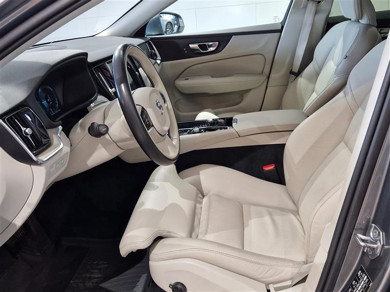 VOLVO V60 2020