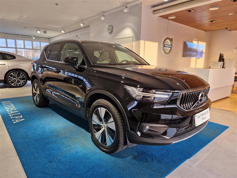 VOLVO XC40 2021