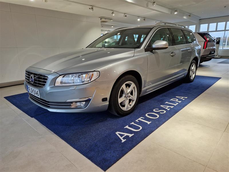 VOLVO V70 2015