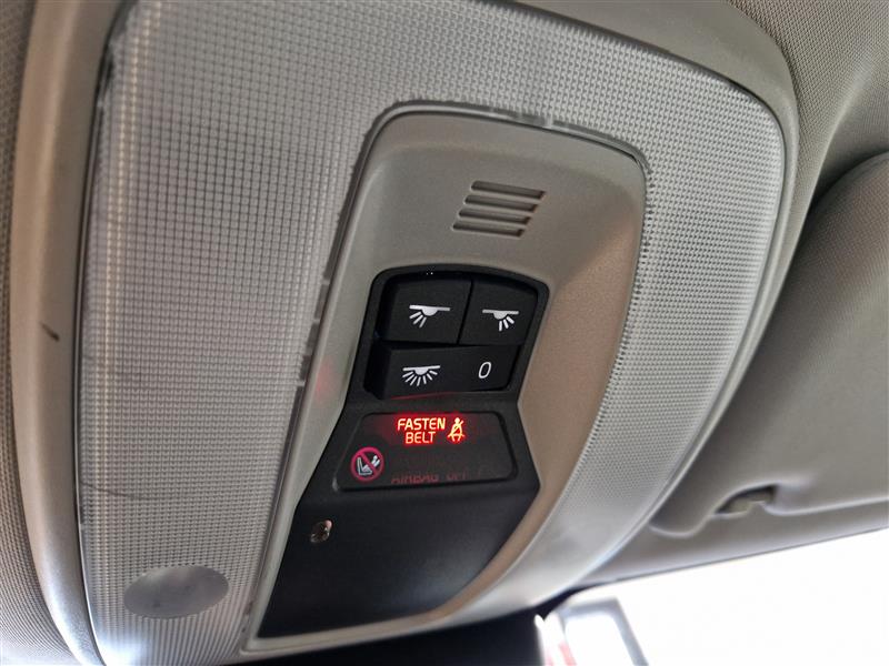VOLVO V70 2015