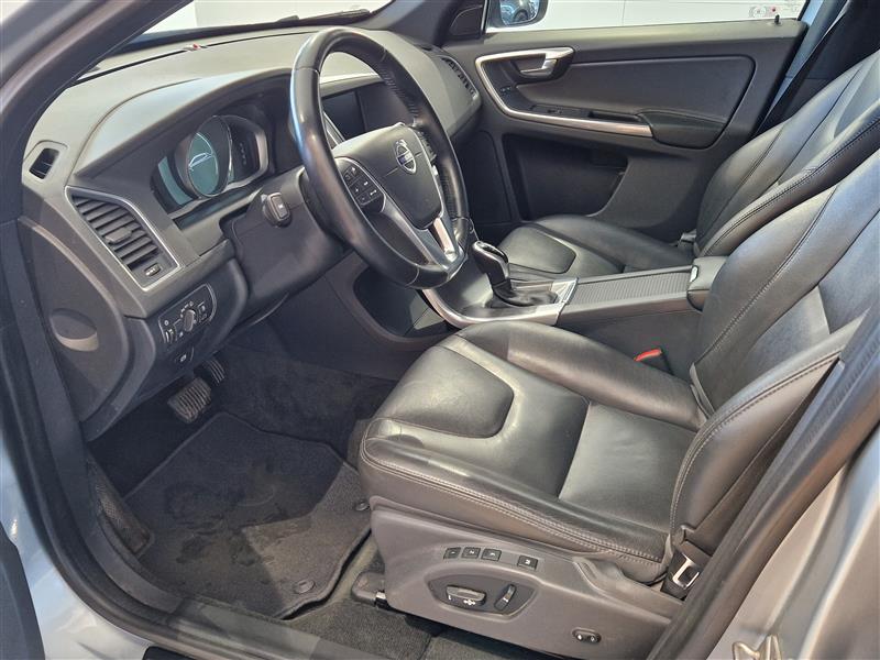 VOLVO XC60 2016