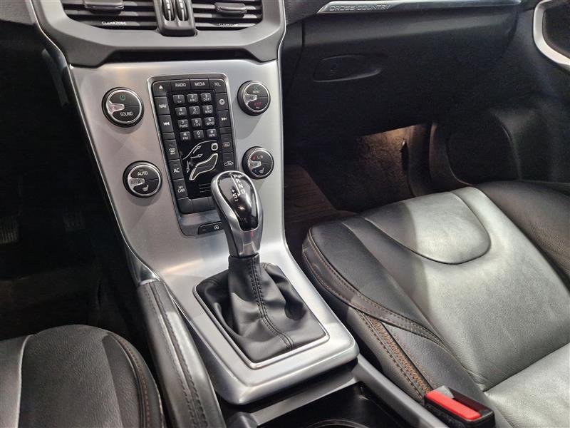 VOLVO V40 Cross Country 2018