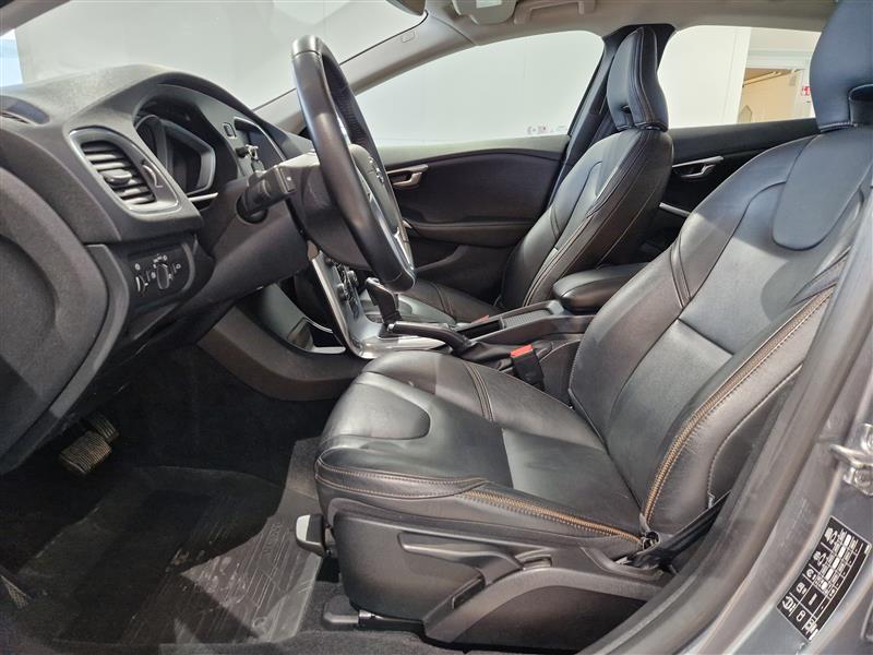 VOLVO V40 Cross Country 2018