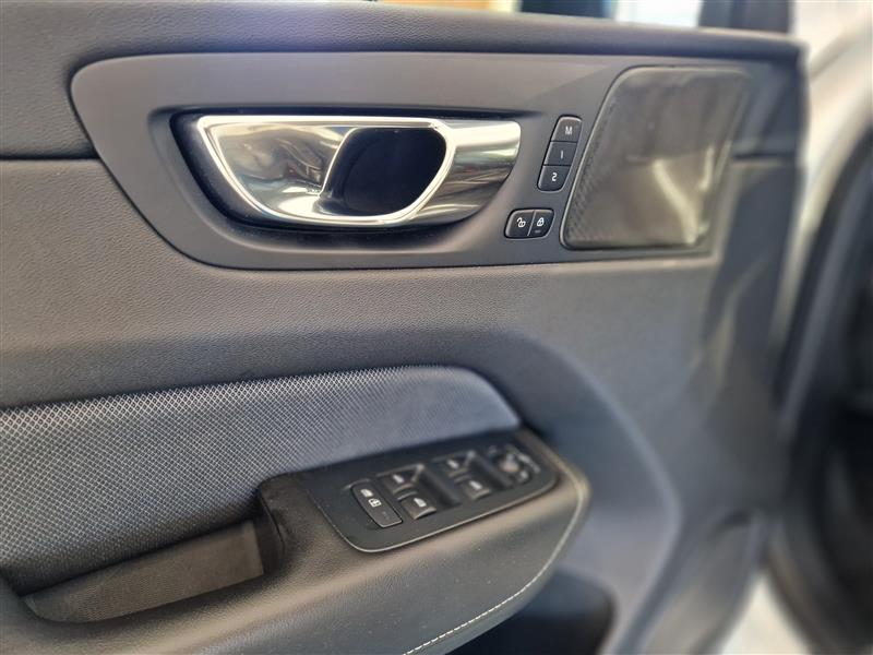VOLVO XC60 2020
