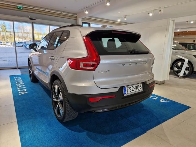 VOLVO XC40 2024