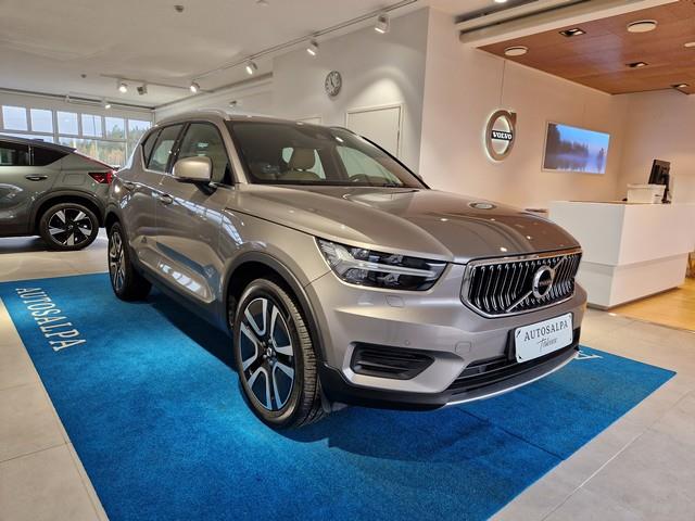 VOLVO XC40 2022