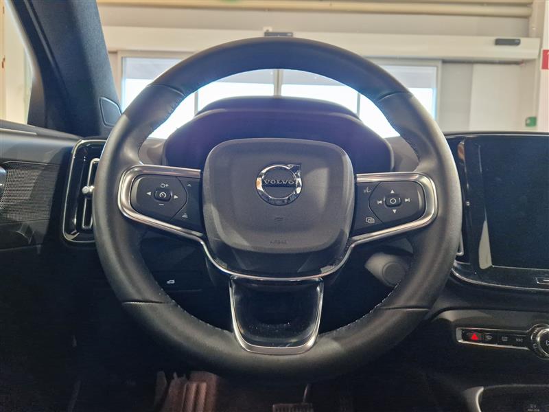 VOLVO C40 2023