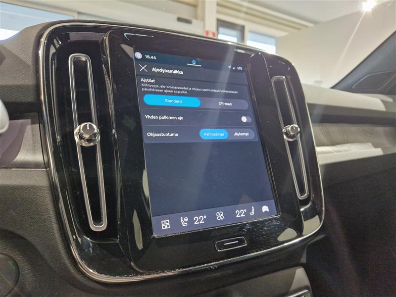 VOLVO C40 2023