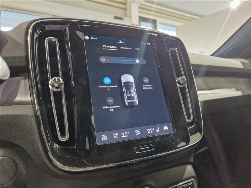 VOLVO C40 2023