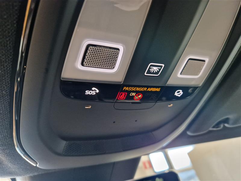 VOLVO C40 2023