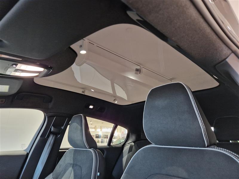 VOLVO C40 2023
