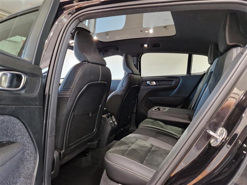 VOLVO C40 2023
