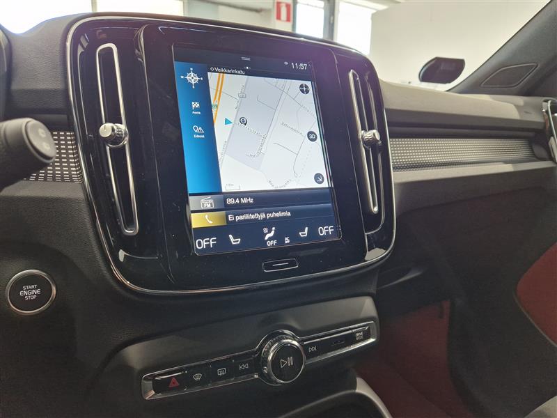 VOLVO XC40 2021