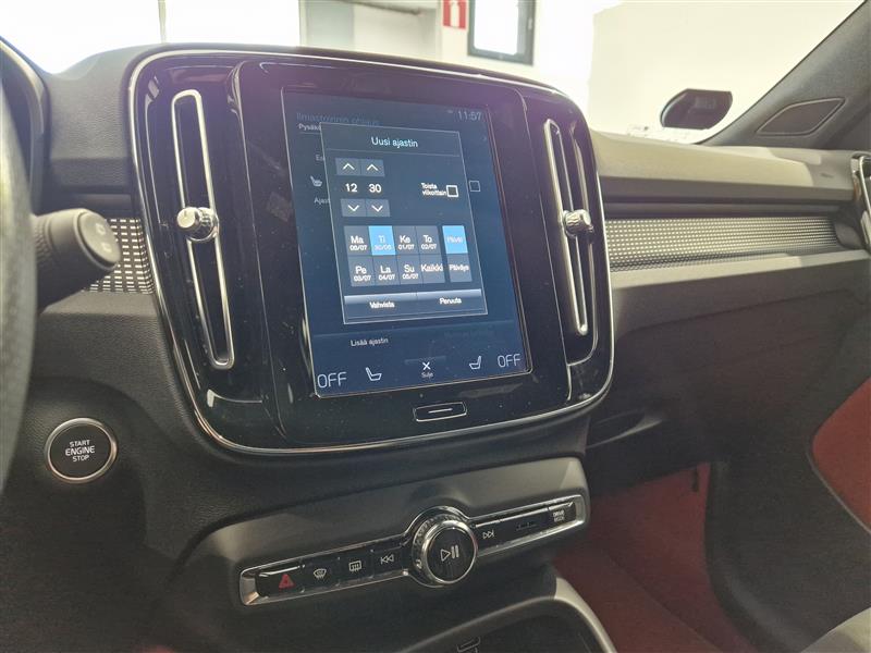 VOLVO XC40 2021