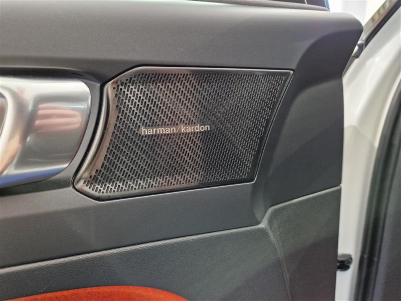 VOLVO XC40 2021