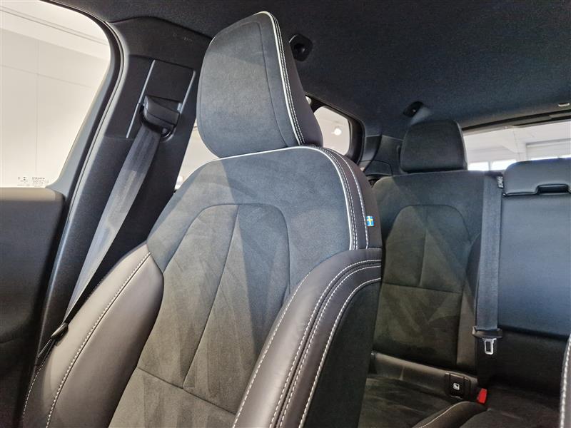 VOLVO XC40 2021
