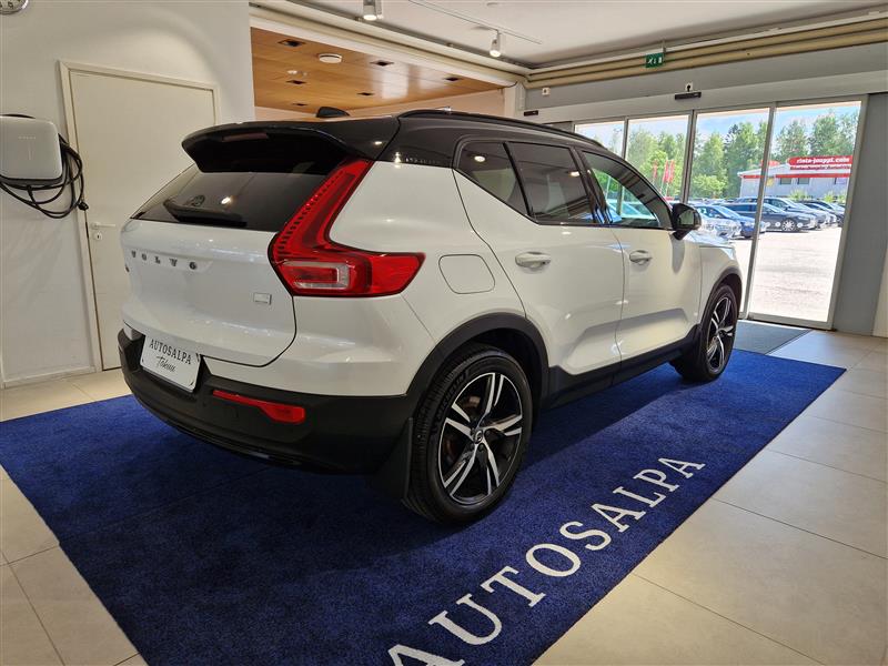 VOLVO XC40 2021