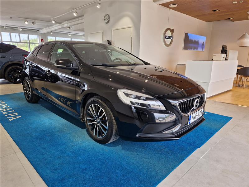 VOLVO V40 2017