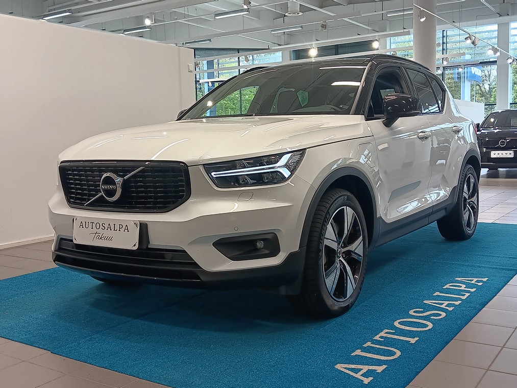 VOLVO XC40 2022