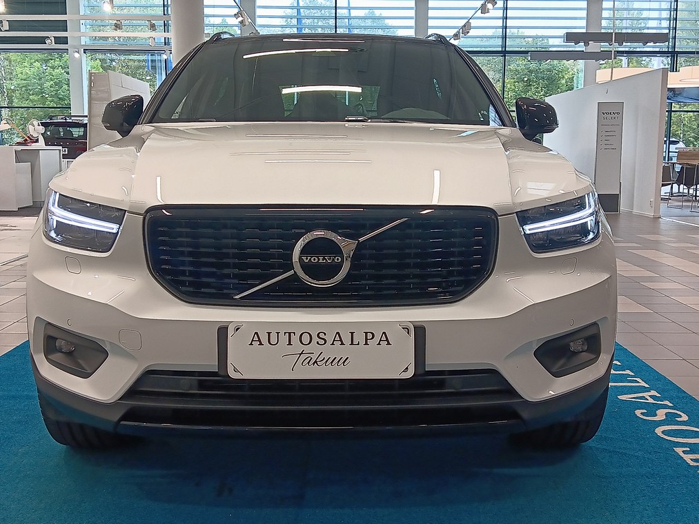 VOLVO XC40 2022