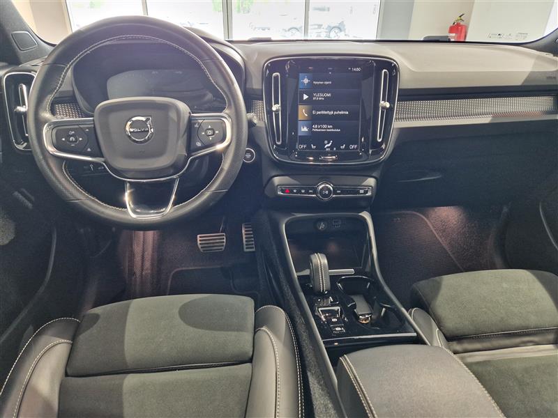 VOLVO XC40 2021