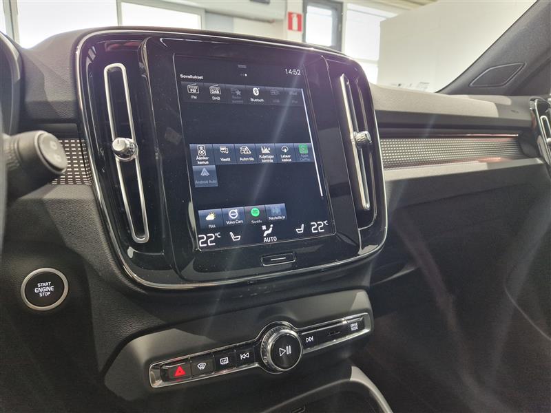 VOLVO XC40 2021