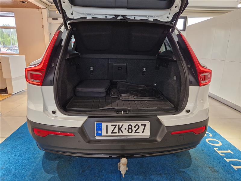 VOLVO XC40 2021