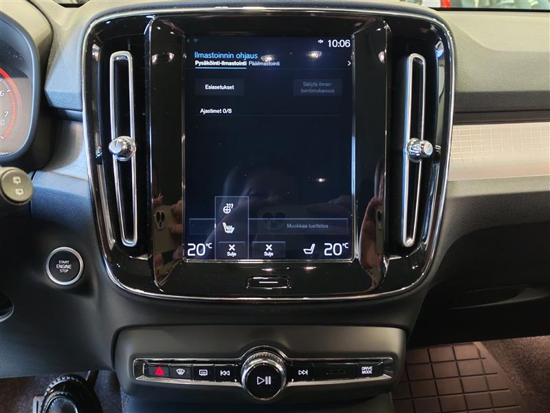 VOLVO XC40 2020