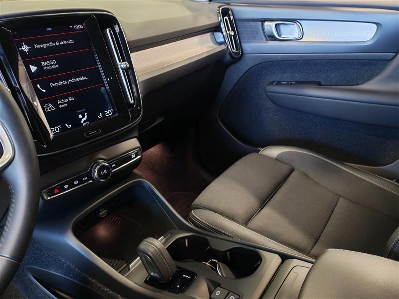 VOLVO XC40 2020