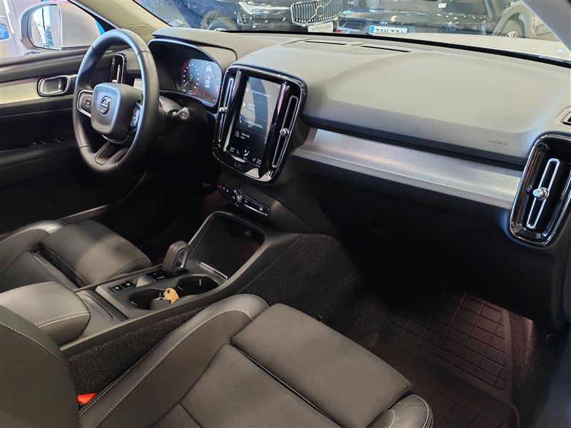 VOLVO XC40 2020