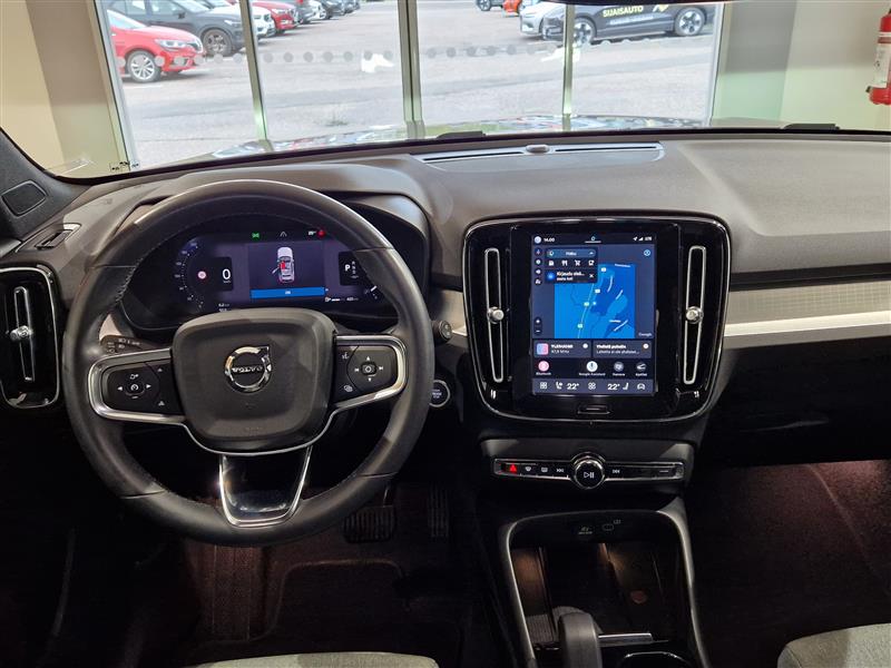 VOLVO XC40 2023