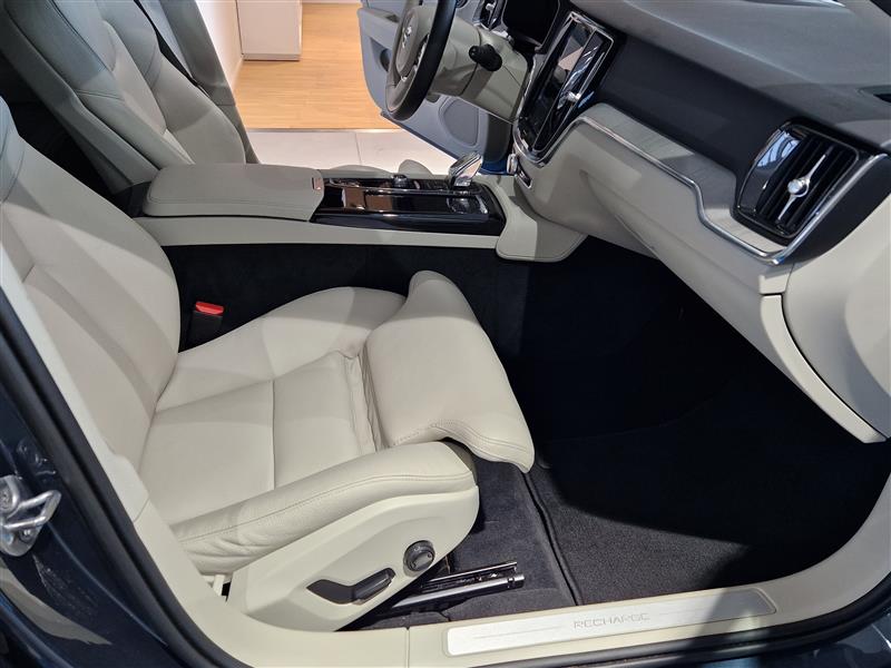 VOLVO V60 2022