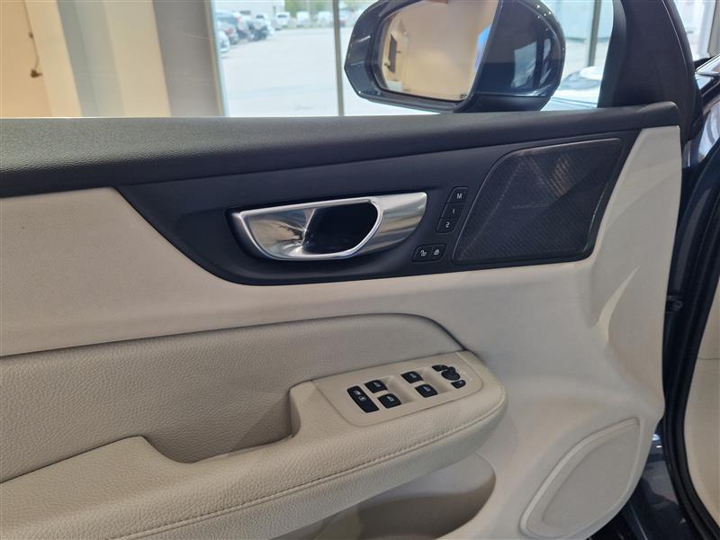 VOLVO V60 2022