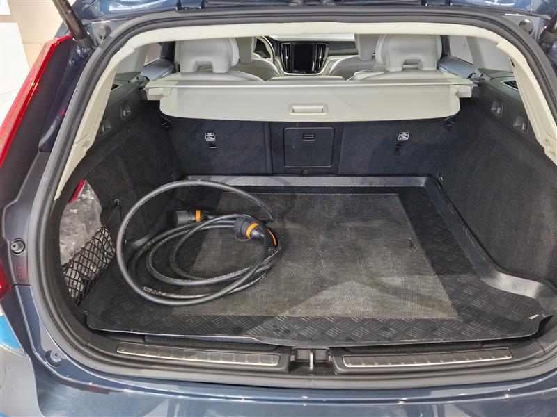 VOLVO V60 2022