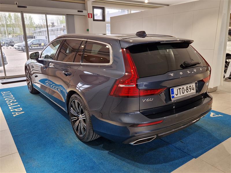 VOLVO V60 2022