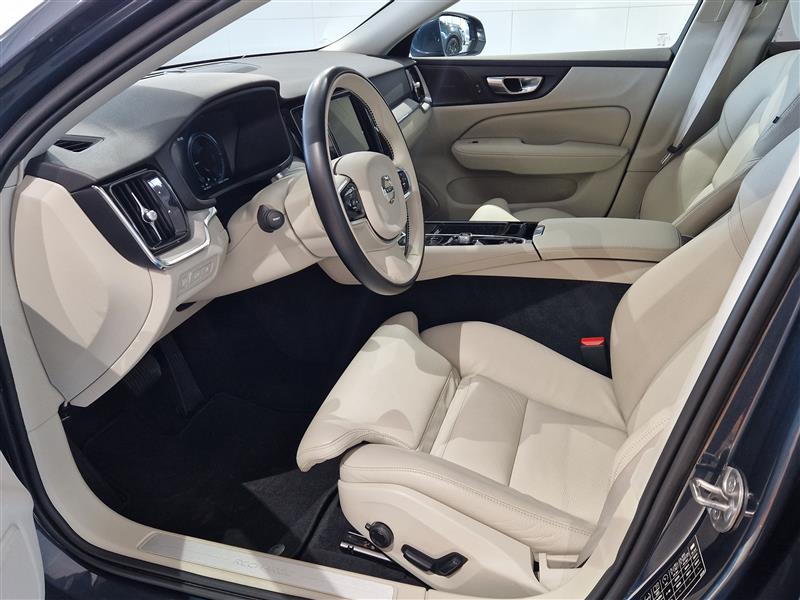 VOLVO V60 2022