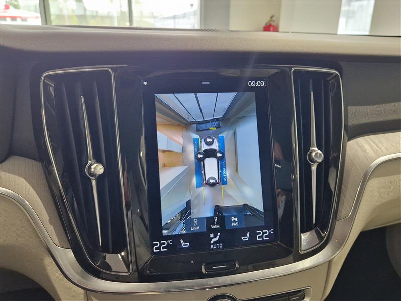 VOLVO V60 2022