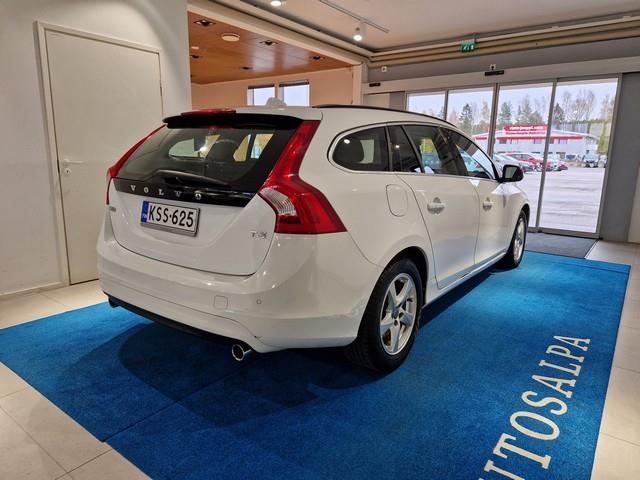VOLVO V60 2017