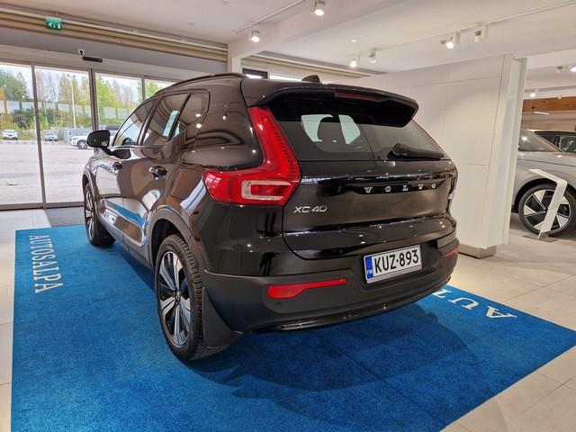 VOLVO XC40 2023