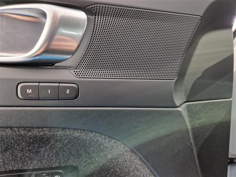 VOLVO C40 2024