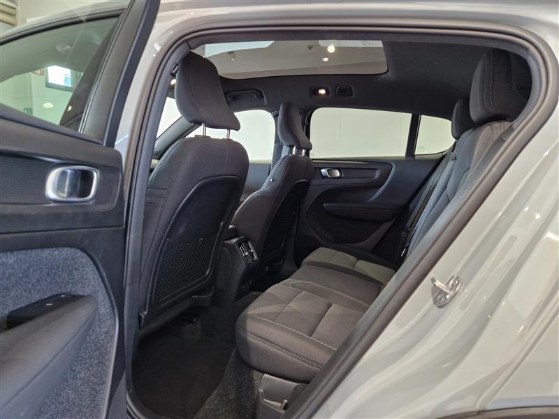 VOLVO C40 2024