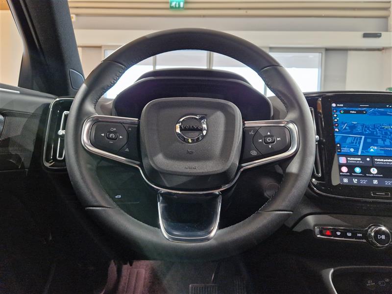 VOLVO XC40 2024